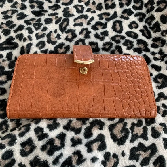 Brown wallet - Picture 1 of 3